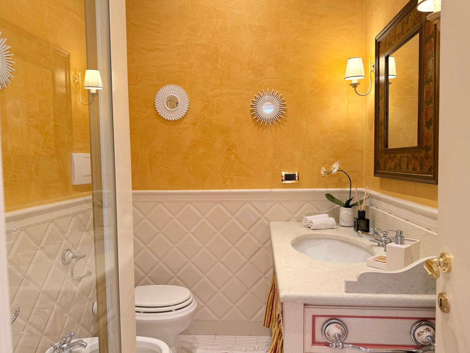 Belle Ile Lake View Suite Cadenabbia Exterior photo